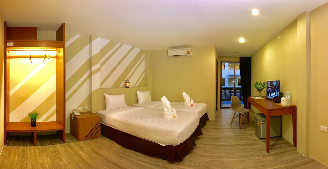 The Pat Hotel Pantai Jomtien Bagian luar foto