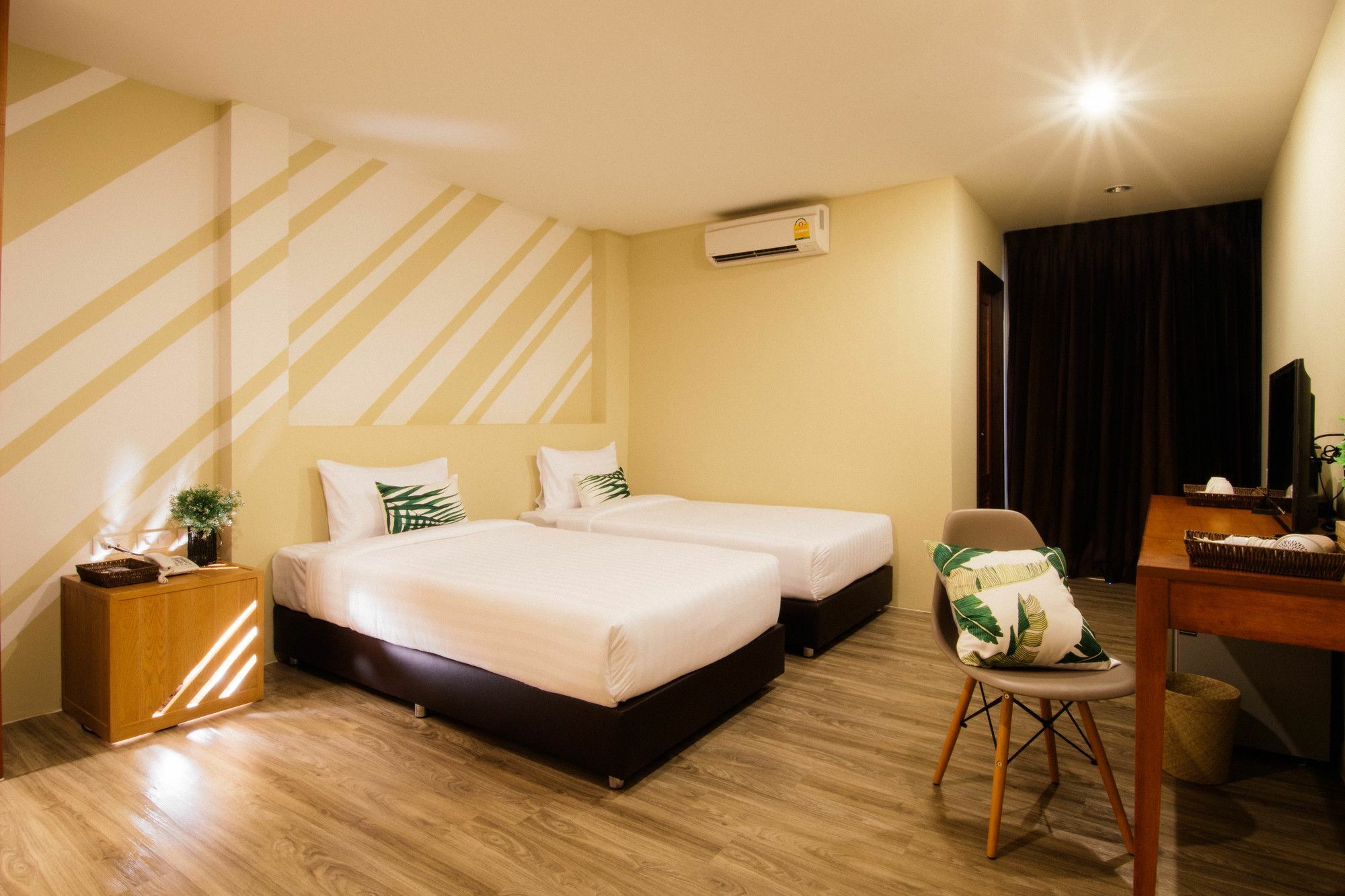 The Pat Hotel Pantai Jomtien Bagian luar foto